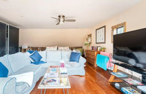 Luxurious sky loft with giant soaker tub, steam room, views - Foto 13