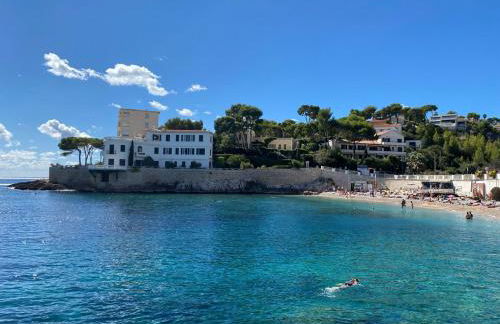 AU BORD DE L'EAU Studio climatisé avec Terrasse et vue mer à 40m de la plage - Foto 19