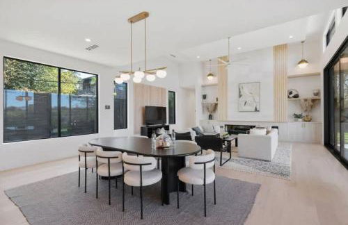 Barton Springs Luxe Heated Pool Spa Sleeps 16 - Photo 37