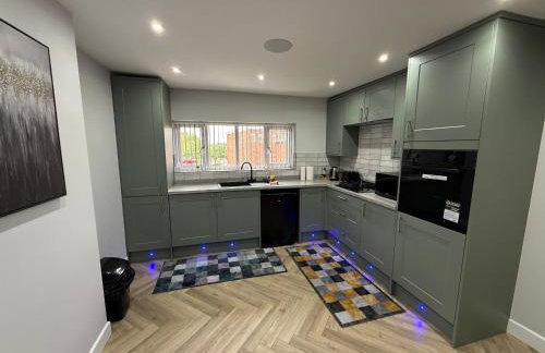 Luxurious 3 bedrooms flat near New Cross,Wolverhampton No Parties or events - Foto 11