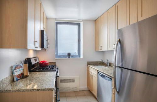 Modern Bright Times Sq 1BR w Indoor pool NYC-8 - Foto 6
