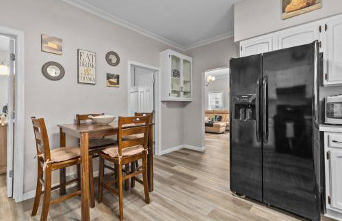 Central Oshkosh Stay - Walk to Lake and Downtown - Foto 15