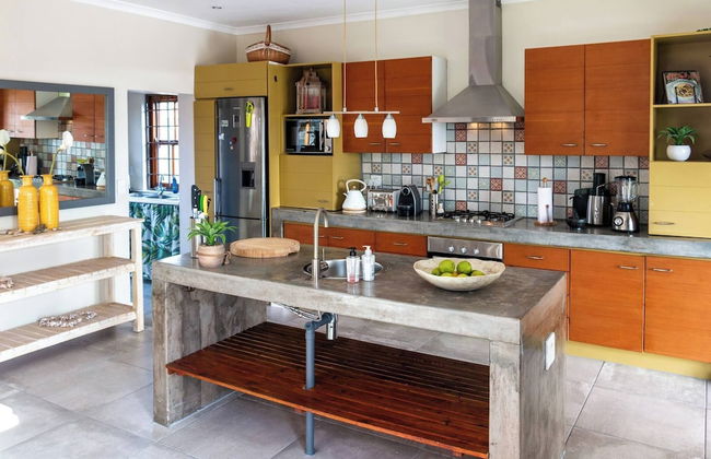 Serene Langebaan Getaway With Garden Views - Photo 37