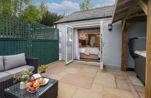 Scenery Hill Hideaways The Coach House Charming Retreat with Jacuzzi and BBQ Hut Near the Lake District - Foto 47