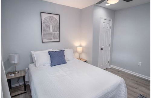 Cozy and Lovely 2BR 1BA Apt#b Near Lively Downtown - Foto 16