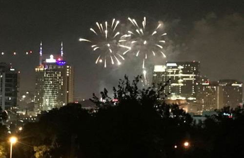 The NEW Nashview Rooftop-Skyline View - Sleeps 12 - Foto 8