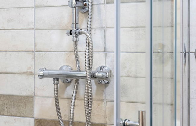 Spacious Studio Near City Center - Foto 7