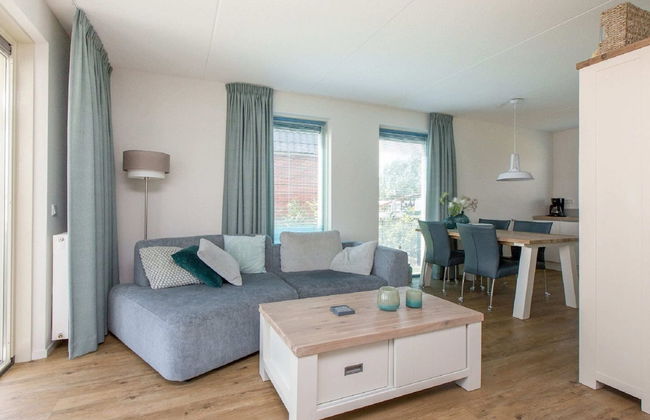 Modern Holiday Home With a Terrace by Water - Foto 6