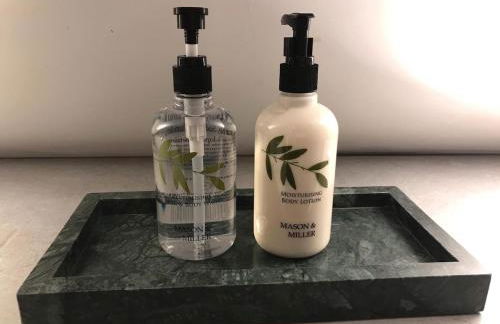 Listed One bedroom thatched cottage with garden - Photo 26