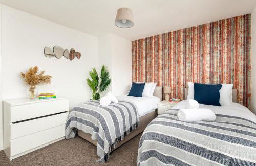 Long Stays-Sleeps 9-Parking-By FabAccommodation - Foto 9