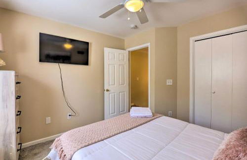 Hot Tub, Fire Pit and Lake Access Poconos Escape! - Foto 25