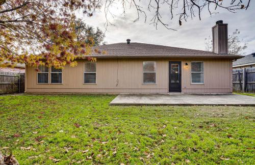 Family Getaway with Fenced Yard in Haltom City! - Foto 28