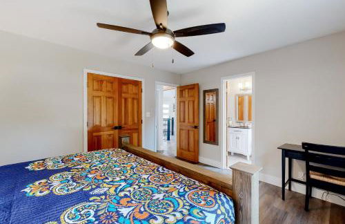 Raccoon Hollow Hideaway - Photo 17