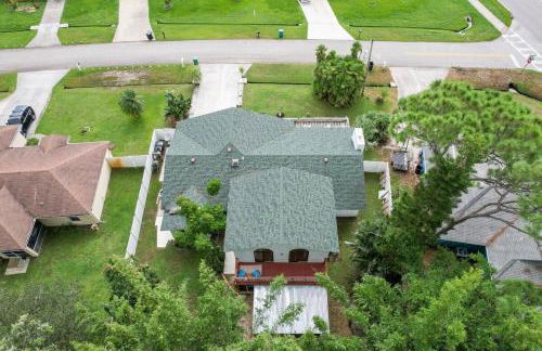 Chic 4BR Home Hot Tub Game Room - Foto 38