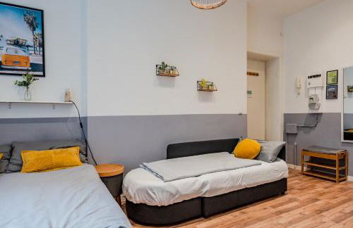 Cozy Retro Chic with Patio and Self Check-in - Foto 10