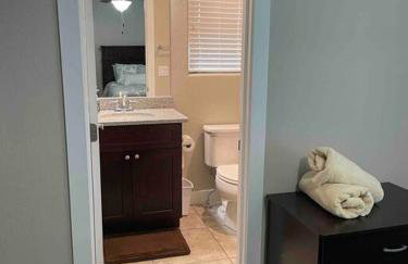 Family friendly 4-bdrm 3.5 bath w guest suite - Foto 29