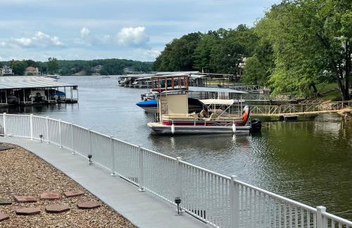 STAIRS OPTIONAL! Lakefront! Pool! On Water! Convenient Fishing! - Photo 60