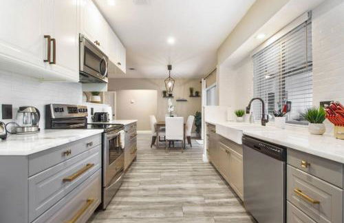 Peaceful retreat with a pool 15 min away beach - Foto 9