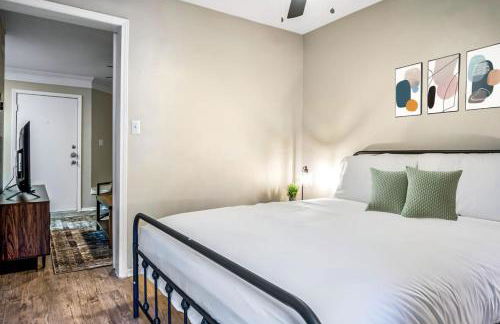 Contemporary 1BR 1Bat Pool Access - Foto 11