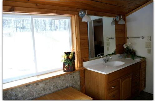 Romantic Cottage Rental with Hot Tub Outside Woodstock, New York - Foto 25