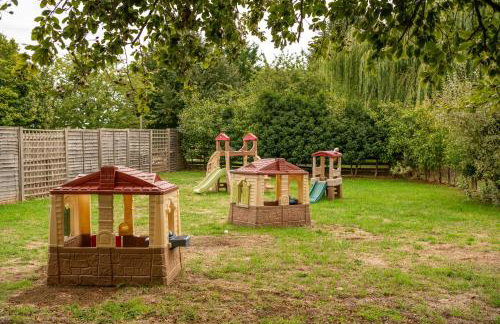 Family Cotswolds Cottage Farm Stay - The Smythy - Foto 71