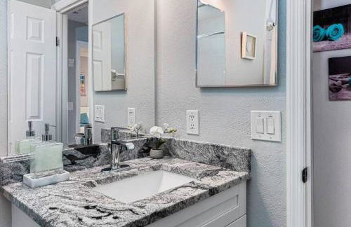 Stunning Heated Pool House Close to Tampa & Casino - Foto 35