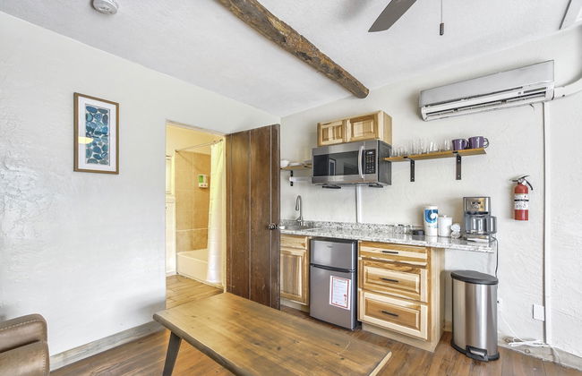 Quest Rest - Unit 3 - Photo 5