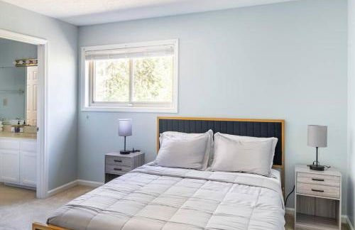 King Bed_Cozy Urban Retreat-Central Memphis - Foto 21