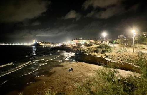 Entire villa with pool, ocean & mountain views - Foto 41