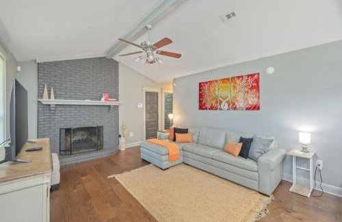 Private Pool and 3BR Family Fun Home with Gazebo - Foto 50
