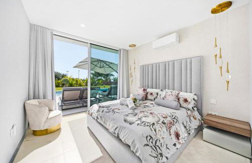 Luxury Villa with Heated Pool & Jacuzzi Near Costa Adeje Golf - Photo 35