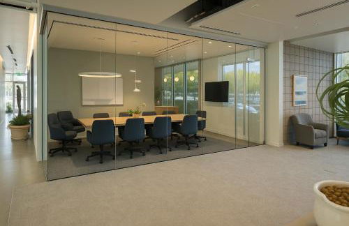 Centric 2BR In HEART of DTPHX Free Garage Parking - Foto 47