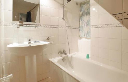 Stunning Home In Saint-Vaast-La-Hougue - Foto 28