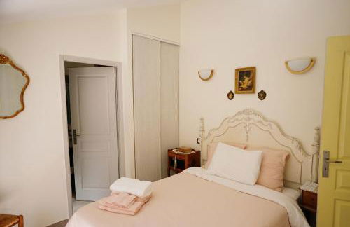 LaPetite Maison Abigail, Peaceful home in Avignon - Photo 4