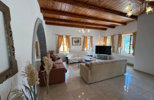 Stone Heaven Villa -Poolside BBQ & Fresh Herbs - Photo 55