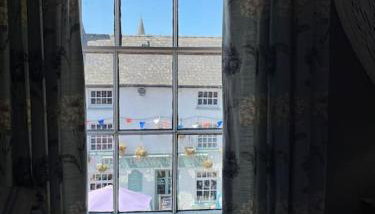 Cosy 2 bed flat in Crickhowell - Photo 3