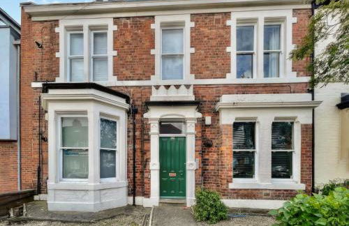 Grosvenor Apartment - Photo 1