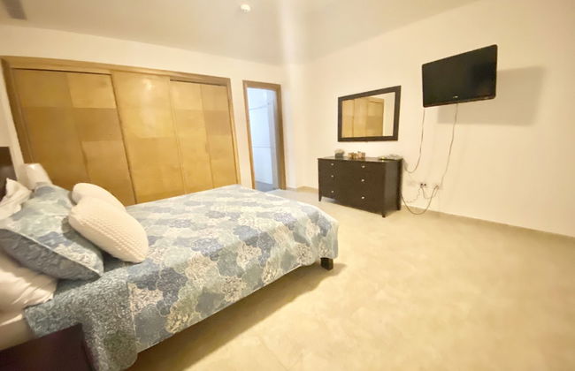 Beachfront Apartment in Marbella Towers - Foto 3