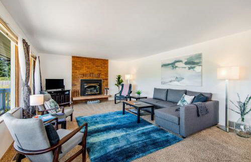 Home on Holmes - Photo 4