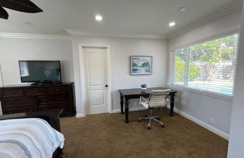 Gorgeous Pool Home 1/2 Mile Walk to Disney - Foto 48