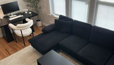 Chicago 1BR, Stylish Stay with Workspace - Foto 2