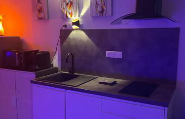 The naturist glamour suite - Photo 7