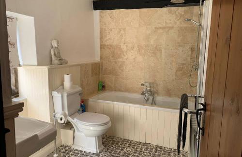 6 Bedroom Farm House with 12 Beds in Weldon - Foto 13