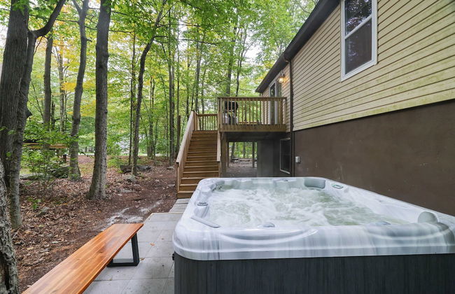 Moshannon Tree-lined Pocono Retreat w/ Hot Tub, Firepit & Pool Table - Photo 2