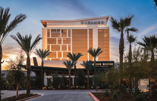 This cute 3 bedroom 2 and half bath is cozy - Photo 17