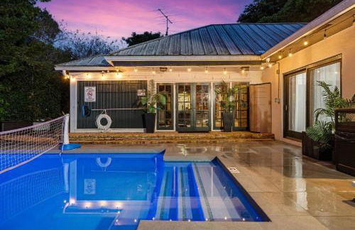 8BR Gem With Pool, Lake View & Tons of Amenities! - Foto 20