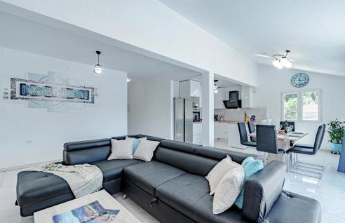 Pet Friendly Home In Blato With Wifi - Photo 6