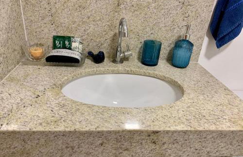 Studio Maria Apê um charme no 915 vaga de garagem exclusiva Centro - Foto 51