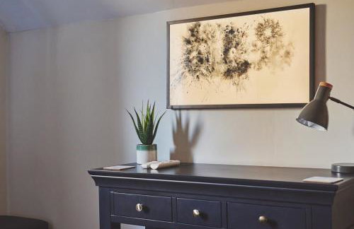 Large Stylish Luxury Cotswold Cottage - ideal for families, w/ EV charging - Foto 17