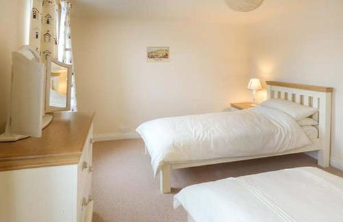 Odd Sock Cottage - Photo 10